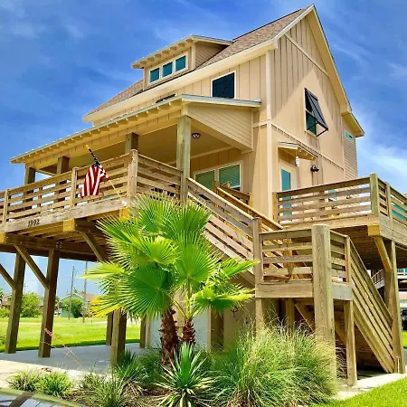 Fun-Filled Luxury Beach Vacation Experience - Family Friendly Quiet Cul De Sac!